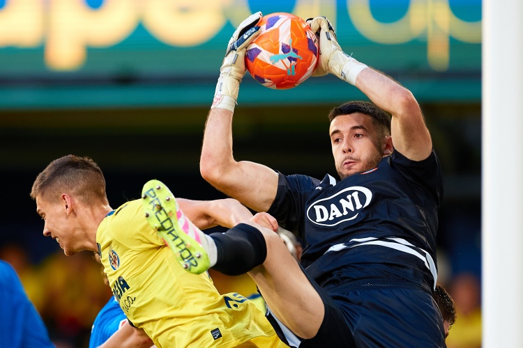 马卡：加西亚选择加盟巴萨引发西班牙人球迷争议