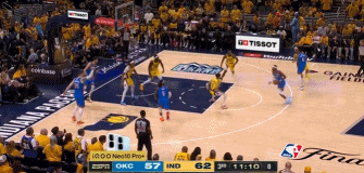 你怎么看?杰伦威空切接球对抗内史密斯上篮 裁判吹罚防守犯规